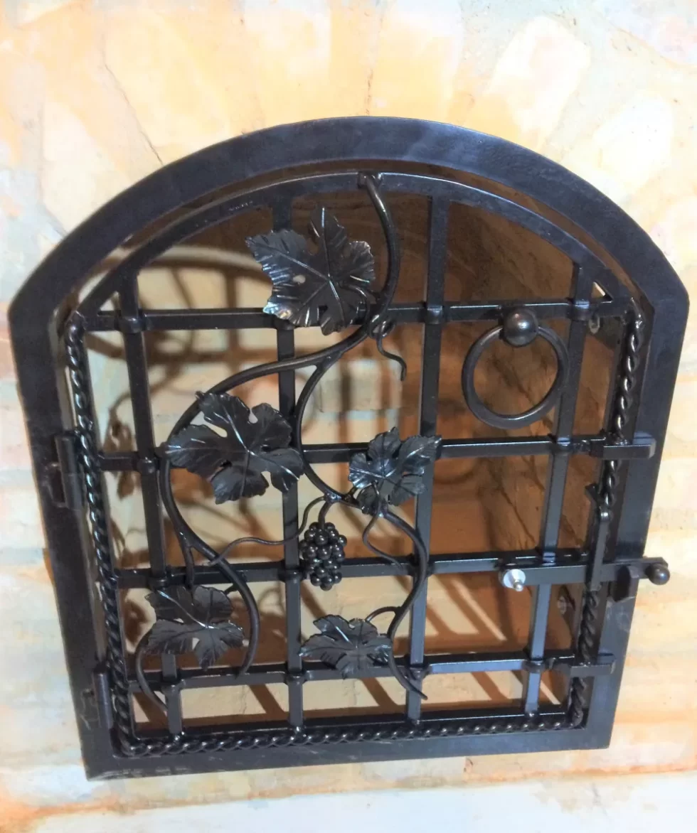 kovácsolt borospince ajtó